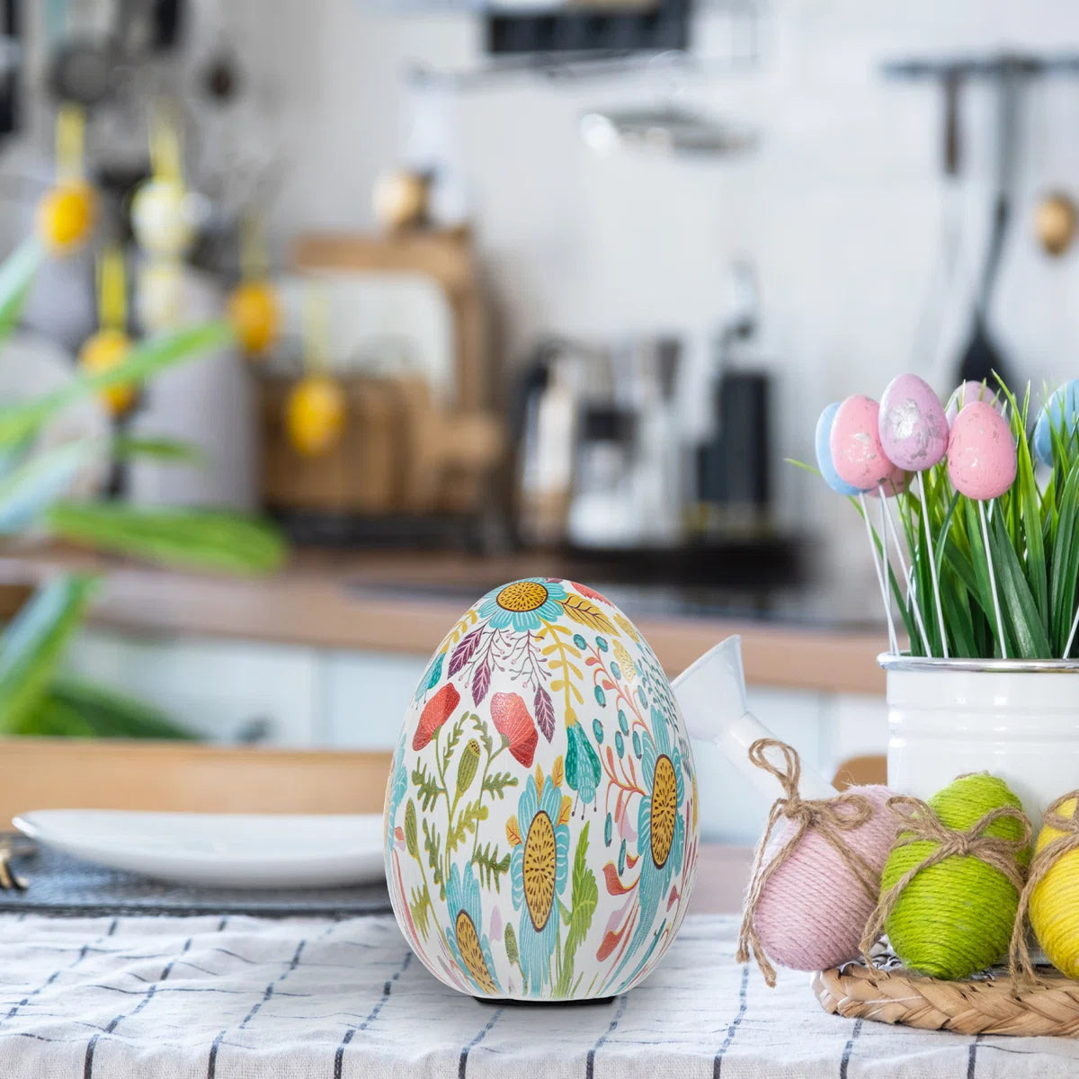 Sanan 5.8" Artistic Floral Egg Decoration